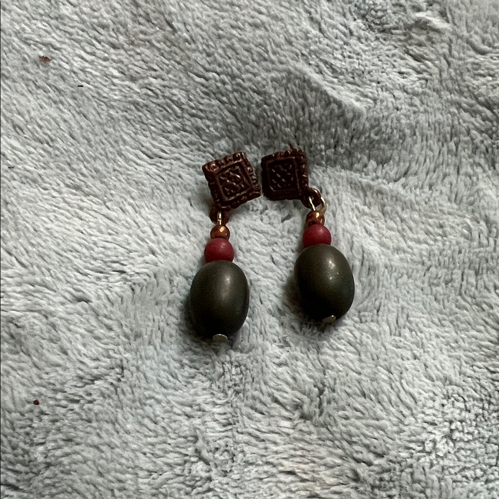 Elegant Green and Red Earrings